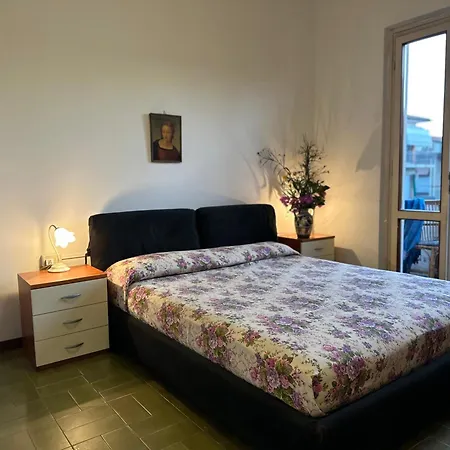A Due Passi Dal Mare Tatil Evi *